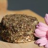 Crottin de chèvre frais bio aux herbes de Provence